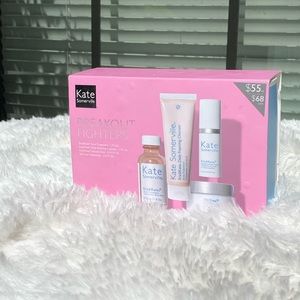 Kate Somerville Breakout Fighters 4 Piece Acne Fighting Skin Care Set